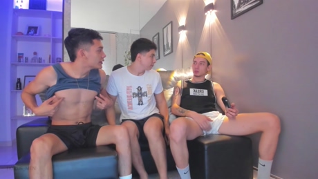 fratguysonline  04-04-2022